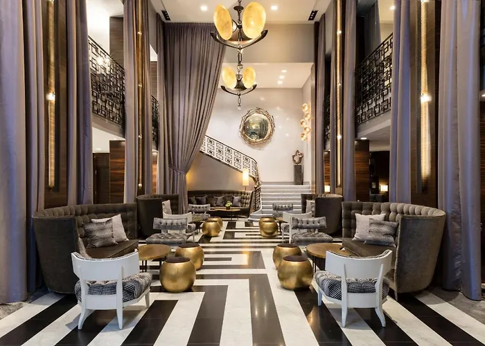 Empire Hotel