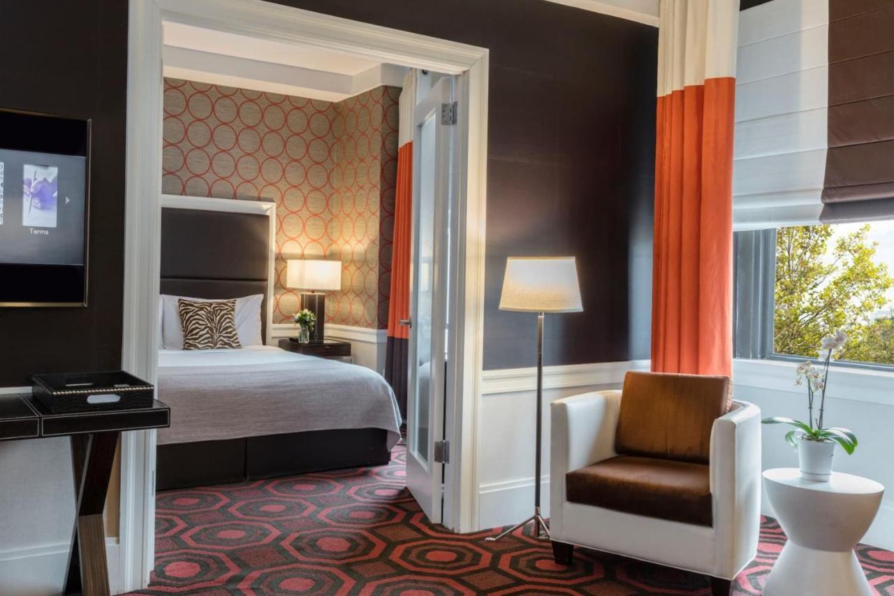 Empire Hotel 4*